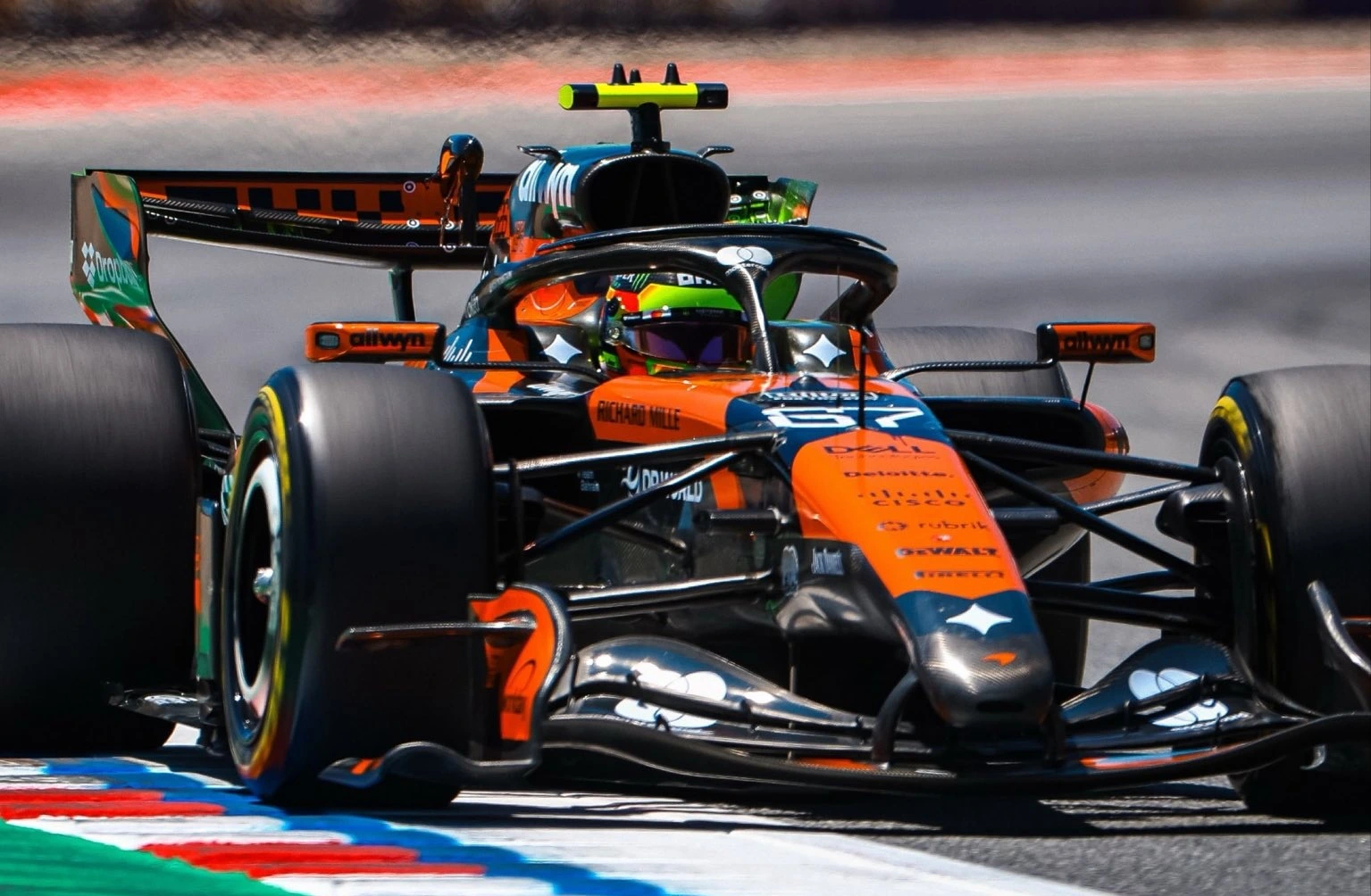 f1 继迈阿密和加拿大站推出升级之后，迈凯伦车队将在本周的匈牙利站带来一套以全新