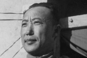 1949年1月10日，李弥对部下大哭说：“我不能当共军的俘虏，你们投降后不要暴露