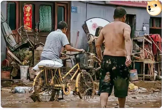 捡48万主动上交
反倒被骂偷钱？
有些富人的傲慢，比没钱更丢人！
 
我爹走之前