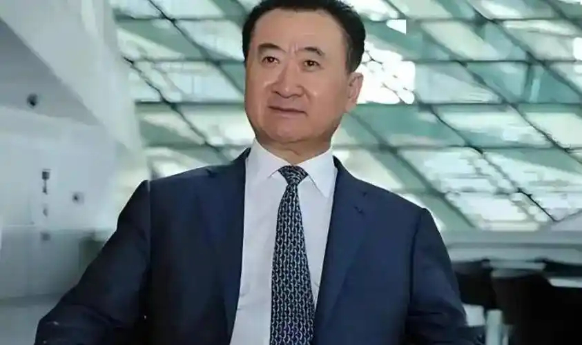 万达已出售近五分之一的万达广场啊？才五分之一？？？王健林卖万达广场的新闻热搜起码