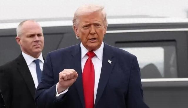 特朗普管这叫“友好接管”，听着挺热乎，可古巴脖子上的压力正越来越大。
3月的加勒