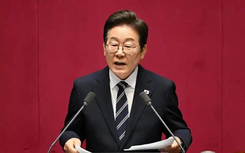 韩国犯下涉台致命错误，李在明遭自己人背刺，对华道歉也不管用了！距离第16届光州双