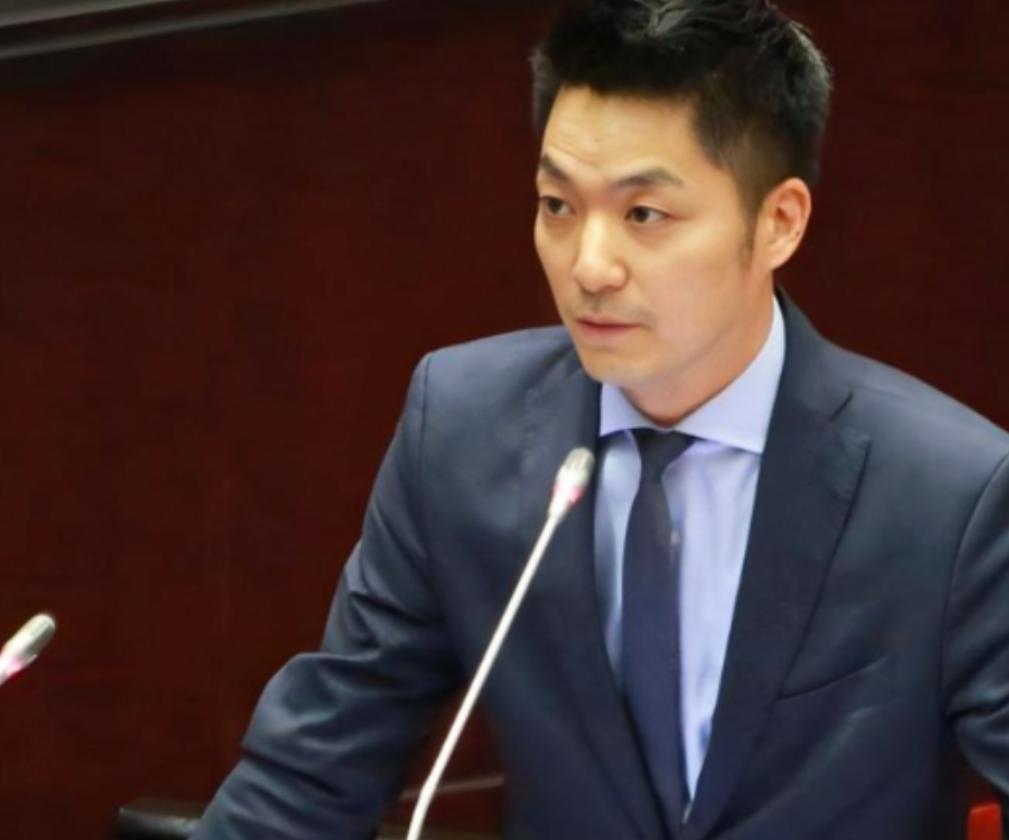 台北市长蒋万安曾撂了句狠话！他表示，如果大陆军机继续在台海绕飞演习，他就要停掉创