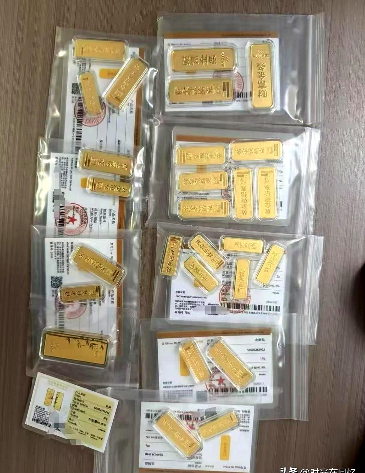 黄金都快摸到900一克了，你说前两天刚上车的人，心态是不是跟坐过山车一样？
我朋