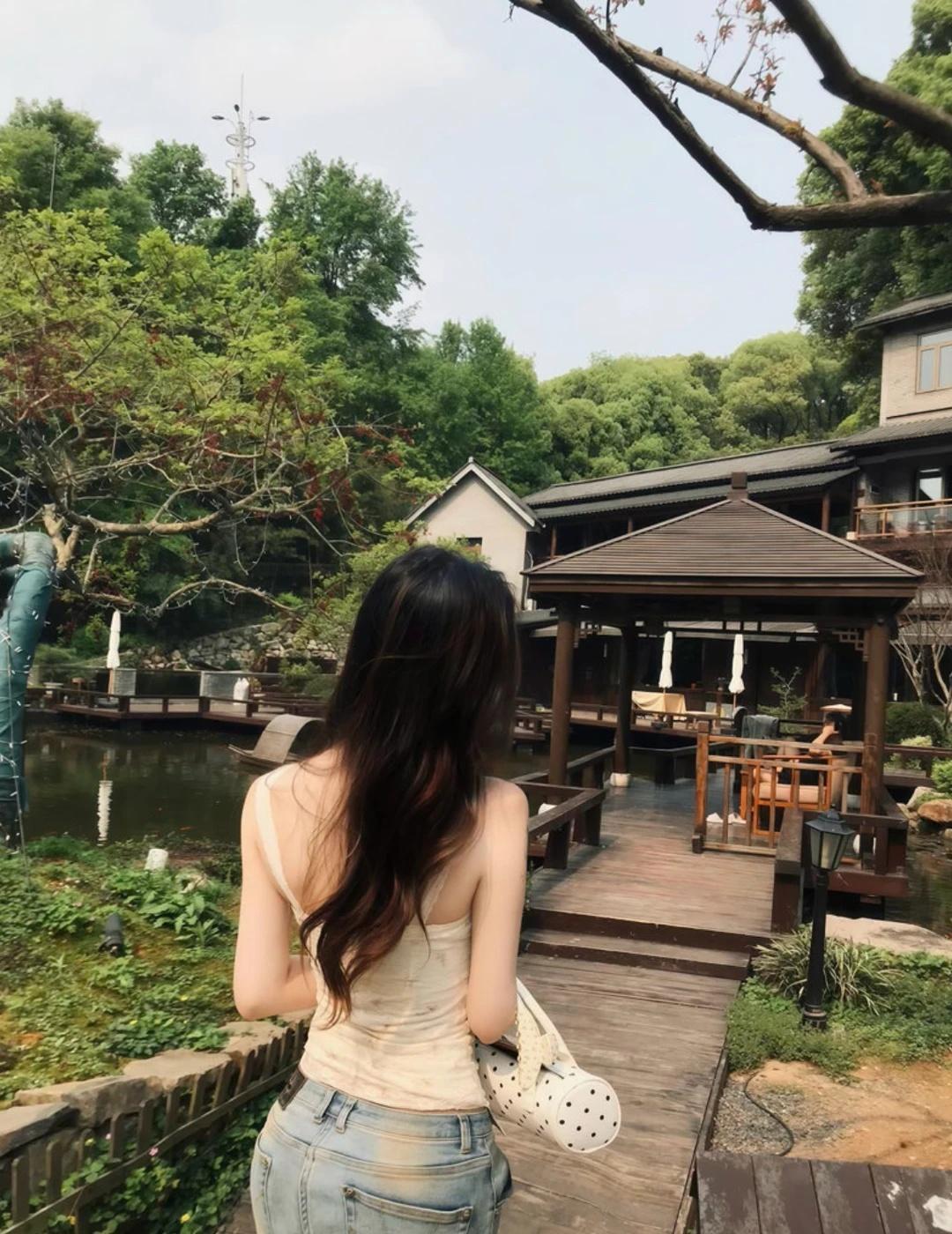 今日ootd，牛仔裤搭配小吊带！胳膊肩胛副乳三件套值得做！而且王欣会考虑到衔接流