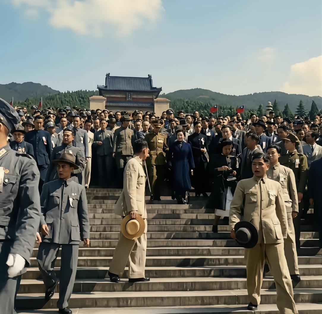 全面抗战爆发，南京难以坚守，国民政府西迁重庆，在此度过八年战时岁月。1945年日