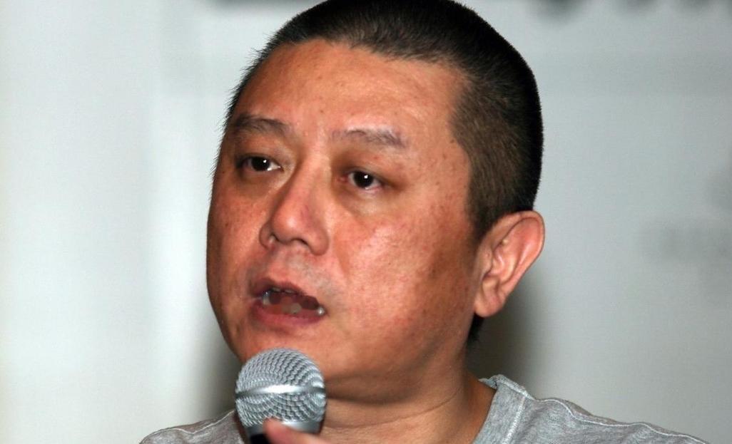 突然发现解放台湾省的建议，王朔的思路太妙了！他曾说，收复台湾不需要打仗，先宣布台