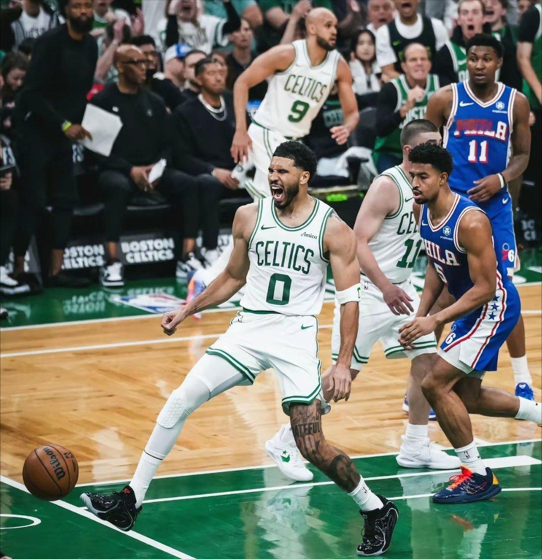 1-1，76人111-97凯尔特人，这一战认清三名球员没有恩比德，76人拼尽全力