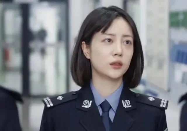 李溪芮红不了的主要原因还是眼神的问题，角色的共鸣感少了很多，这就是常说的，选错了