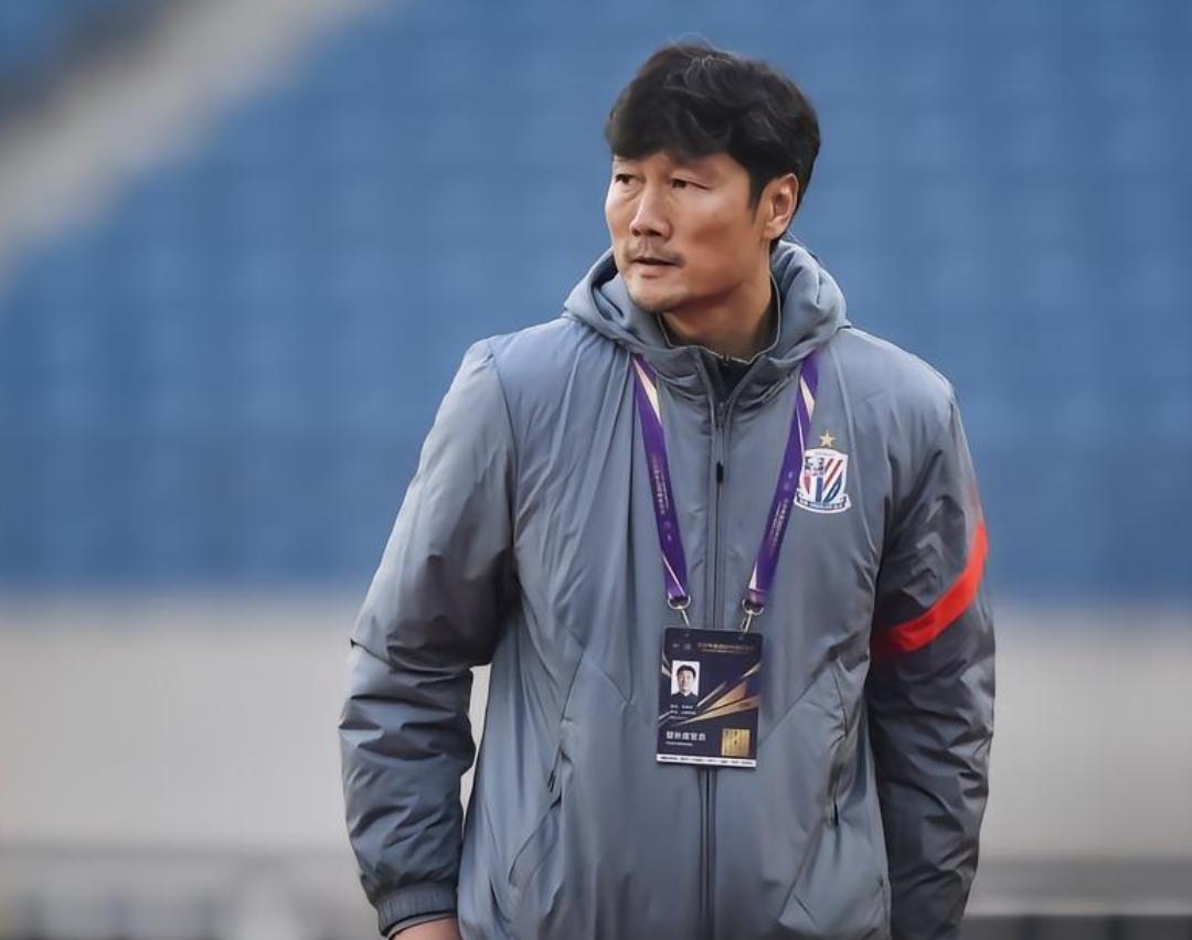 斯卢茨基离职，上海申花为什么选毛毅军当教练组组长？许多球迷给出了自己的见解，没有