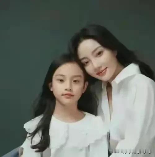 自己遭的孽，始终害得不止自己，还可能是小孩！网友称李小璐的女儿甜馨挺好，但是她的