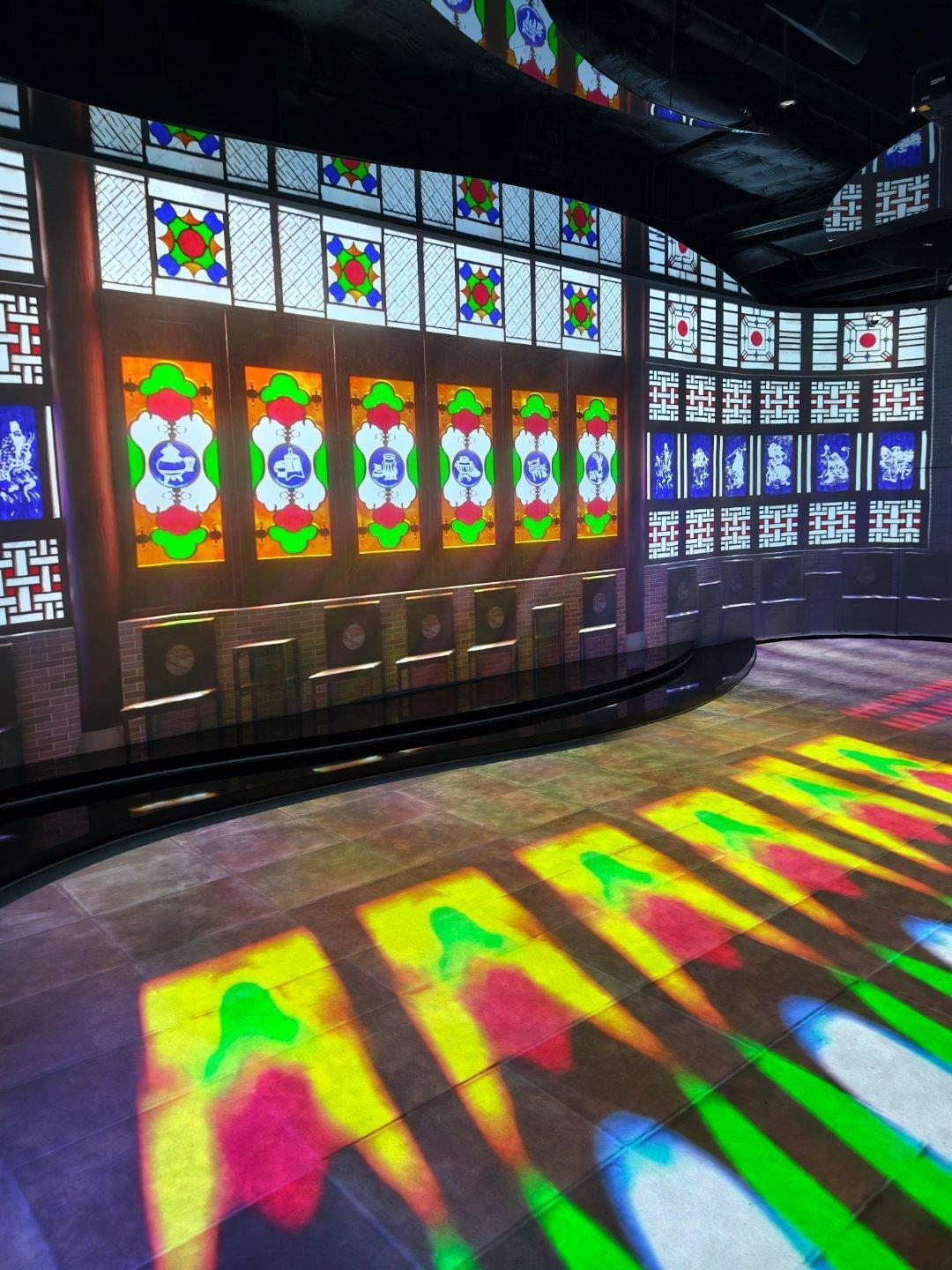 在佛山慢慢走了这么多天，从佛山祖庙的醒狮锣鼓，到岭南园林里斑斓的满洲窗，再到街头