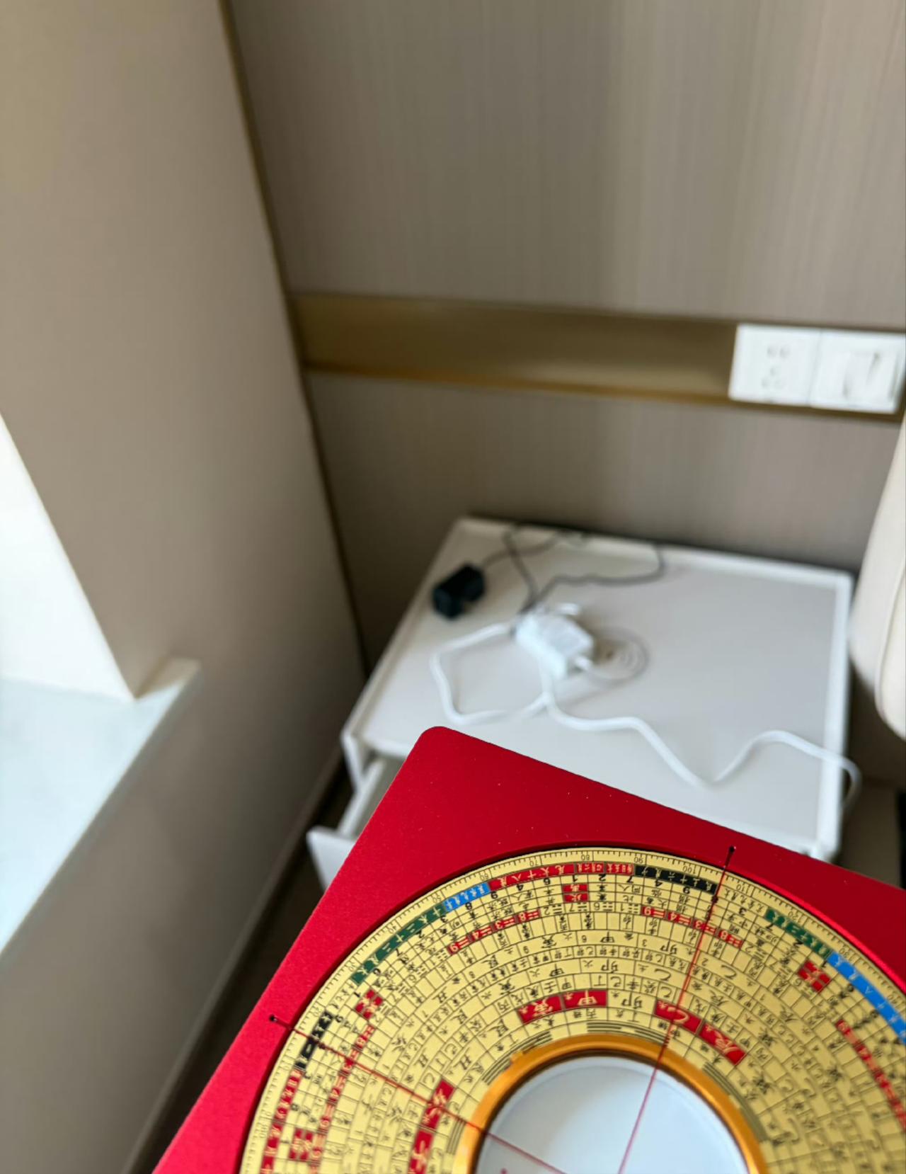 你以为错过是遗憾，其实可能是躲过一劫。来者要惜，去者要放。 ​​​缘尽不必强求 