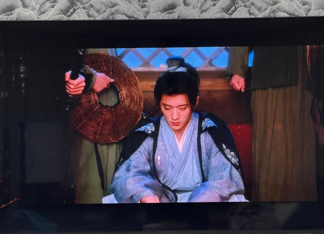 帘子一掀
诶嘿这小美人
这小凌乱这小幽怨这小可怜
唉可能我就是吃这一款强大又脆弱