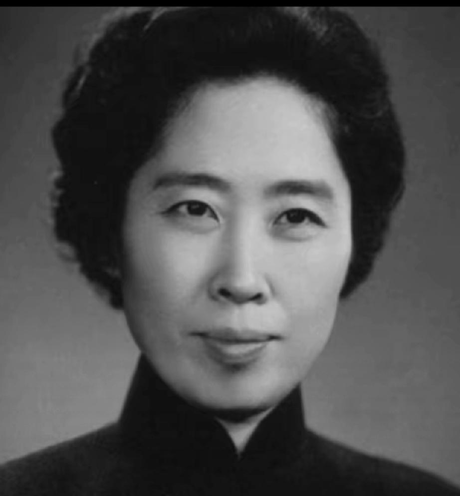 她用智慧反击婚姻背叛，
一个月内保住积蓄买下自己的房！

那天下午，
阳光透过窗