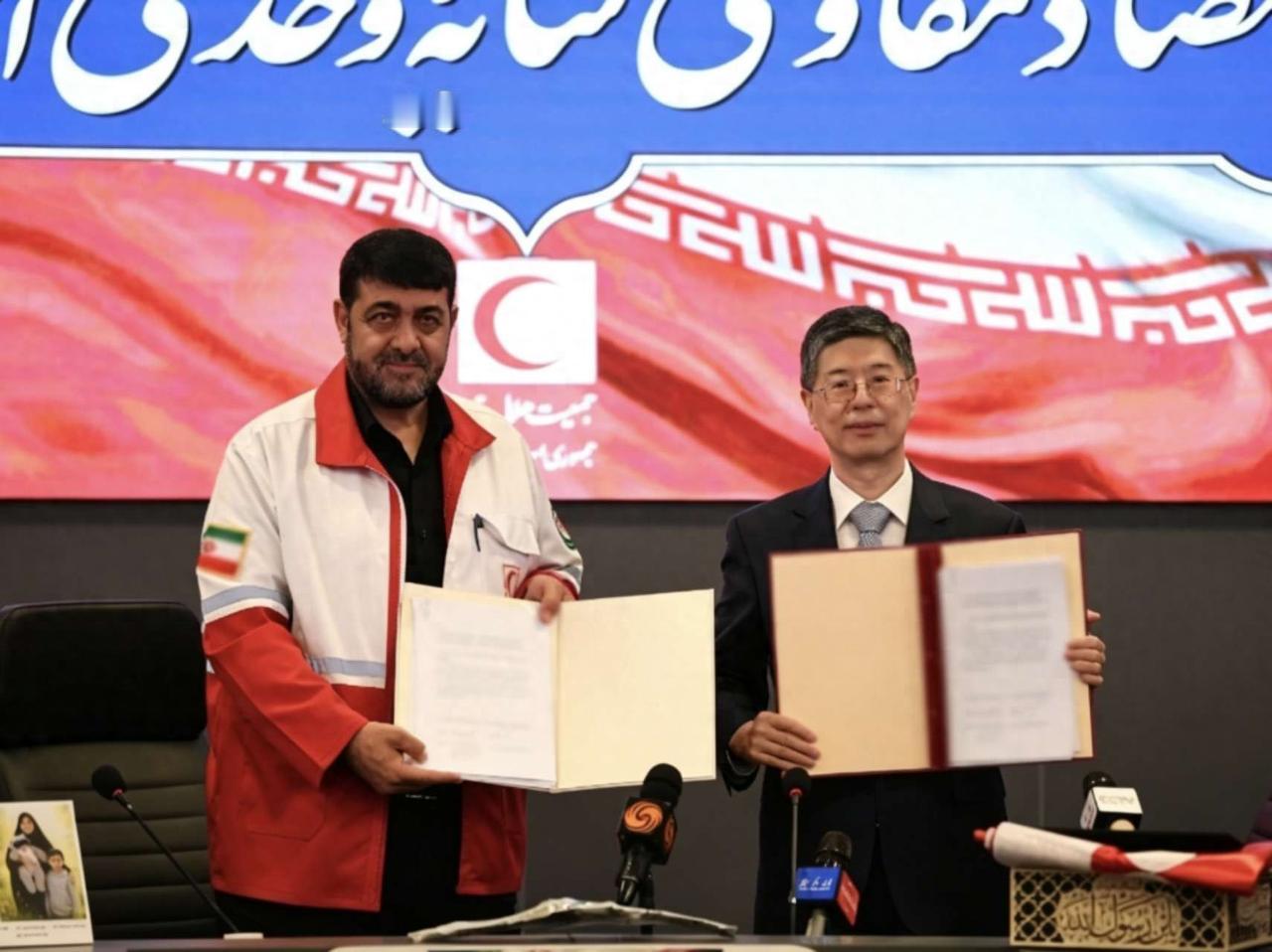 中国58吨援助抵达伊朗，总统出面感谢，美国威胁2家中企，要制裁

伊朗的春天来得