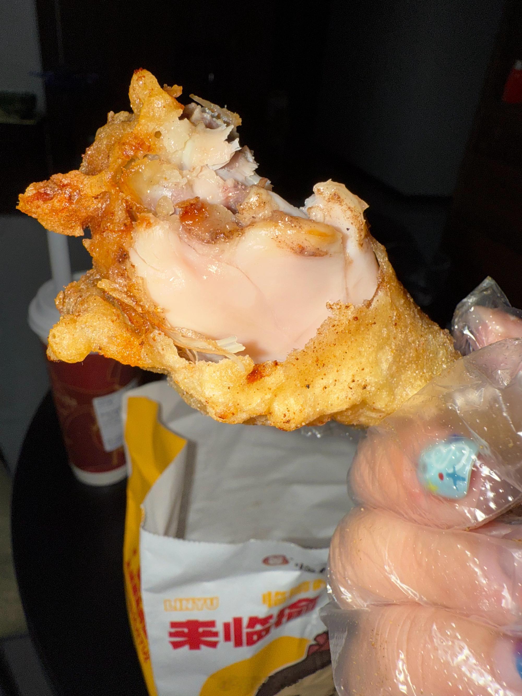 临榆炸鸡腿 这涉及到我知识盲区了据说这是中式炸鸡天花板”但我从小到大吃的都是肯德
