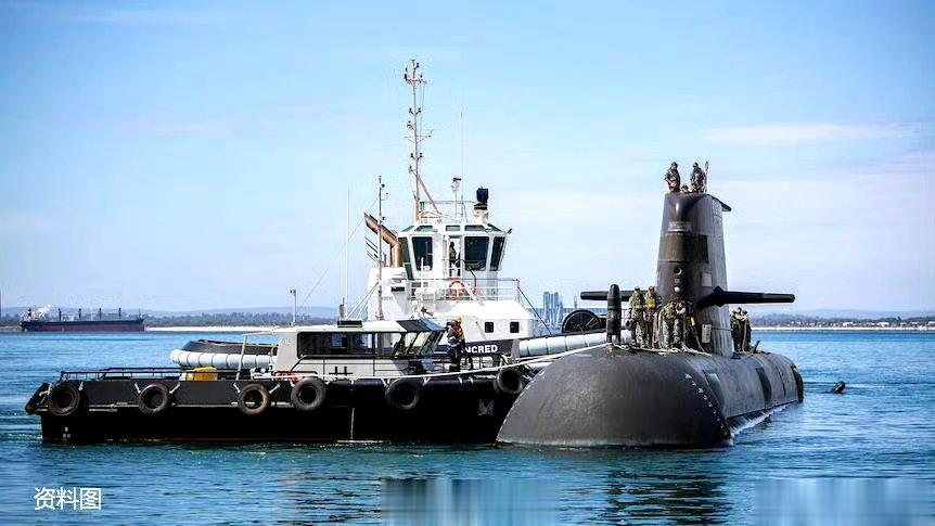 #澳大利亚一潜艇发生火灾#据澳大利亚媒体当地时间9月26日报道，澳大利亚一艘柯林