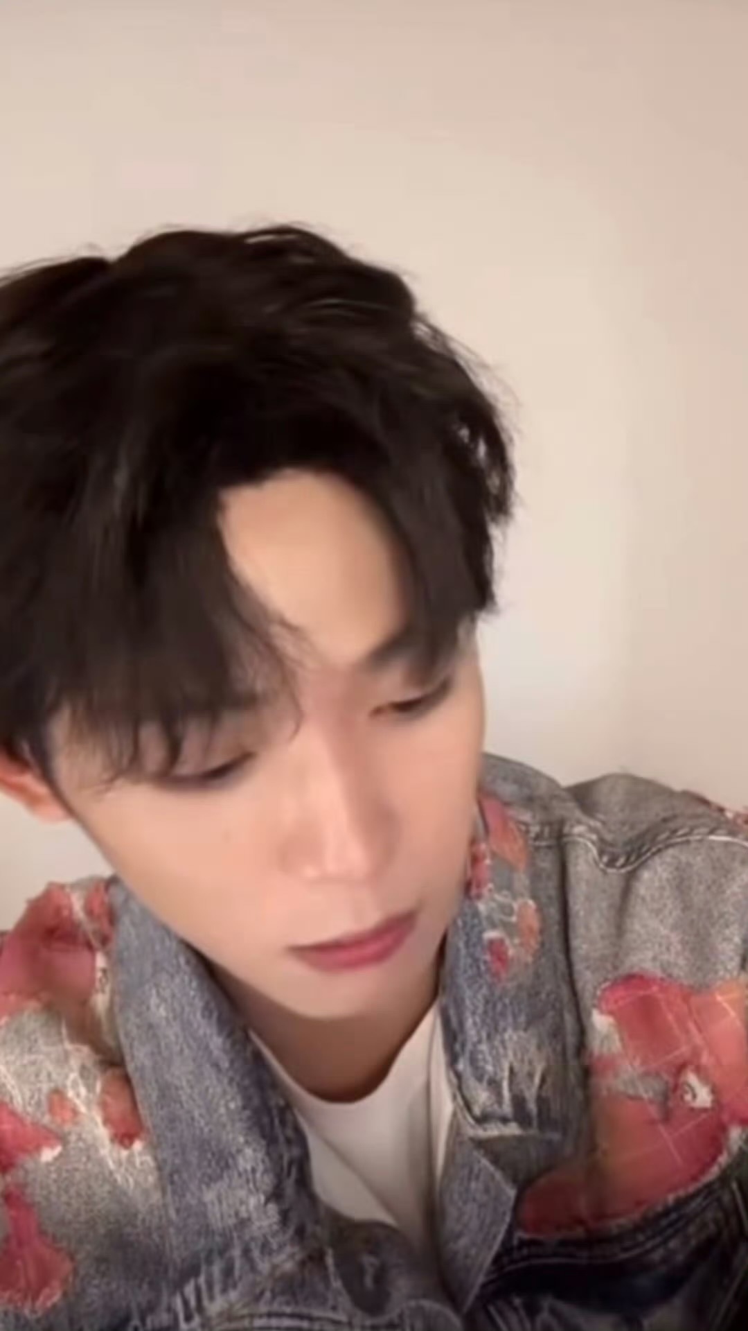 “疤痕是男人的象征。”“但是我觉得这个疤非常的man！”果然需要严肃复盘，又鬼迷