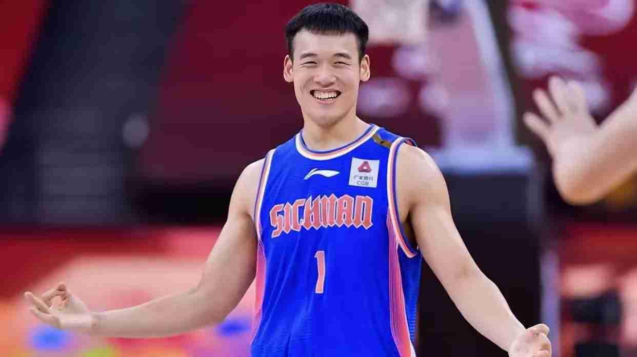 新疆男篮可以向四川男篮提出交易他们的两年名后卫，景函一和段睿琪，都是1.95米身