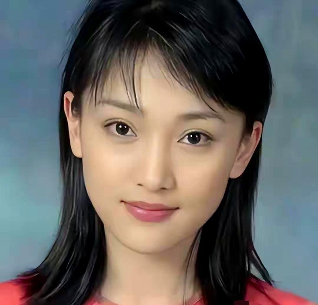 张曼玉哭在吴哥窟那刻，没人想到26年后会被00后刷爆热搜。
当年票房三百万，片方