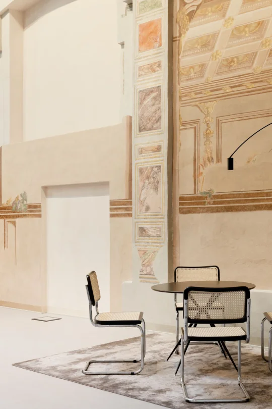 在博洛尼亚的16世纪教堂里办公是怎样的体验