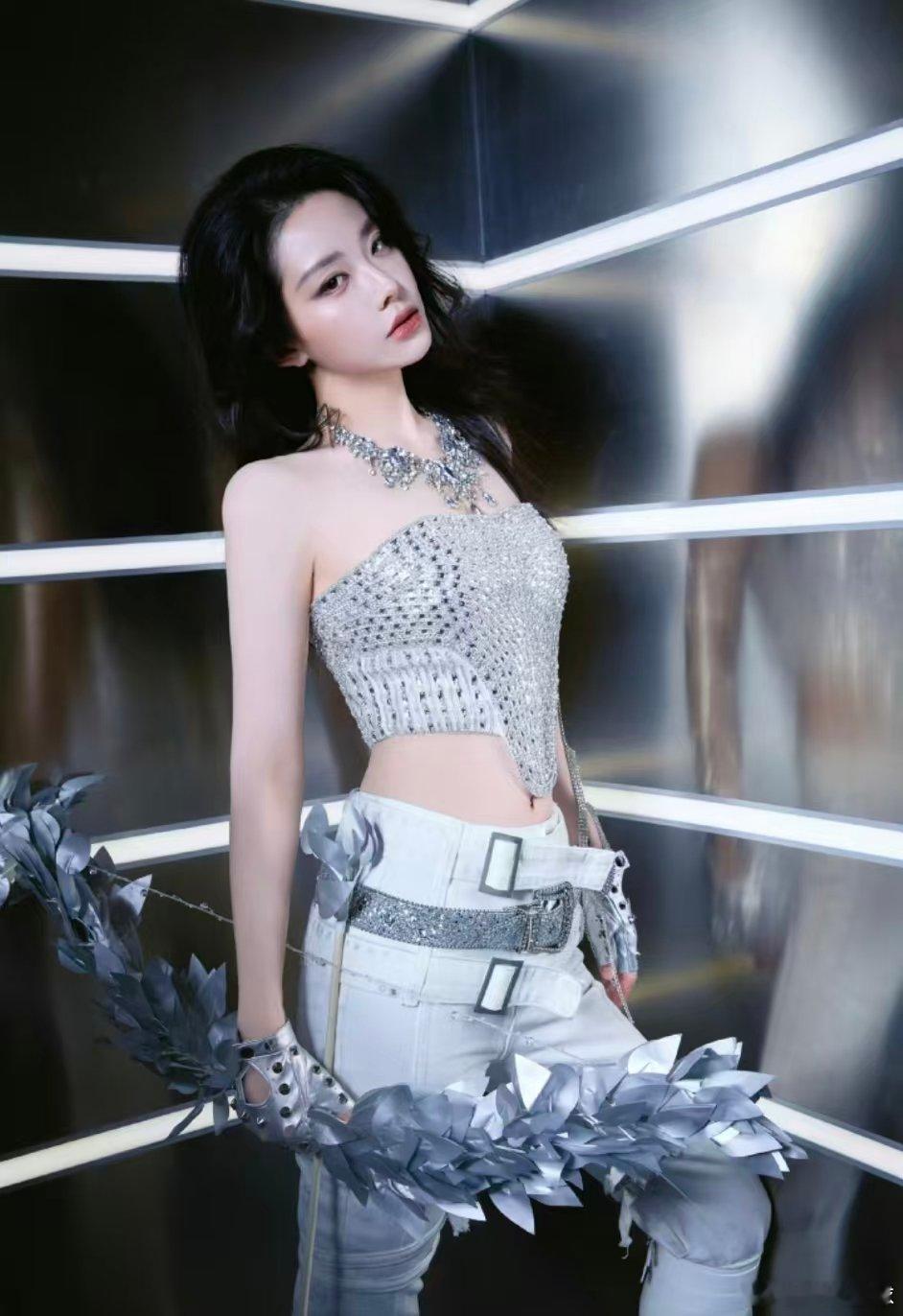喻言在大城市找的工作是美容美发吗伦敦合伙人 喻言隐藏技能大曝光，伦敦合伙人探店直