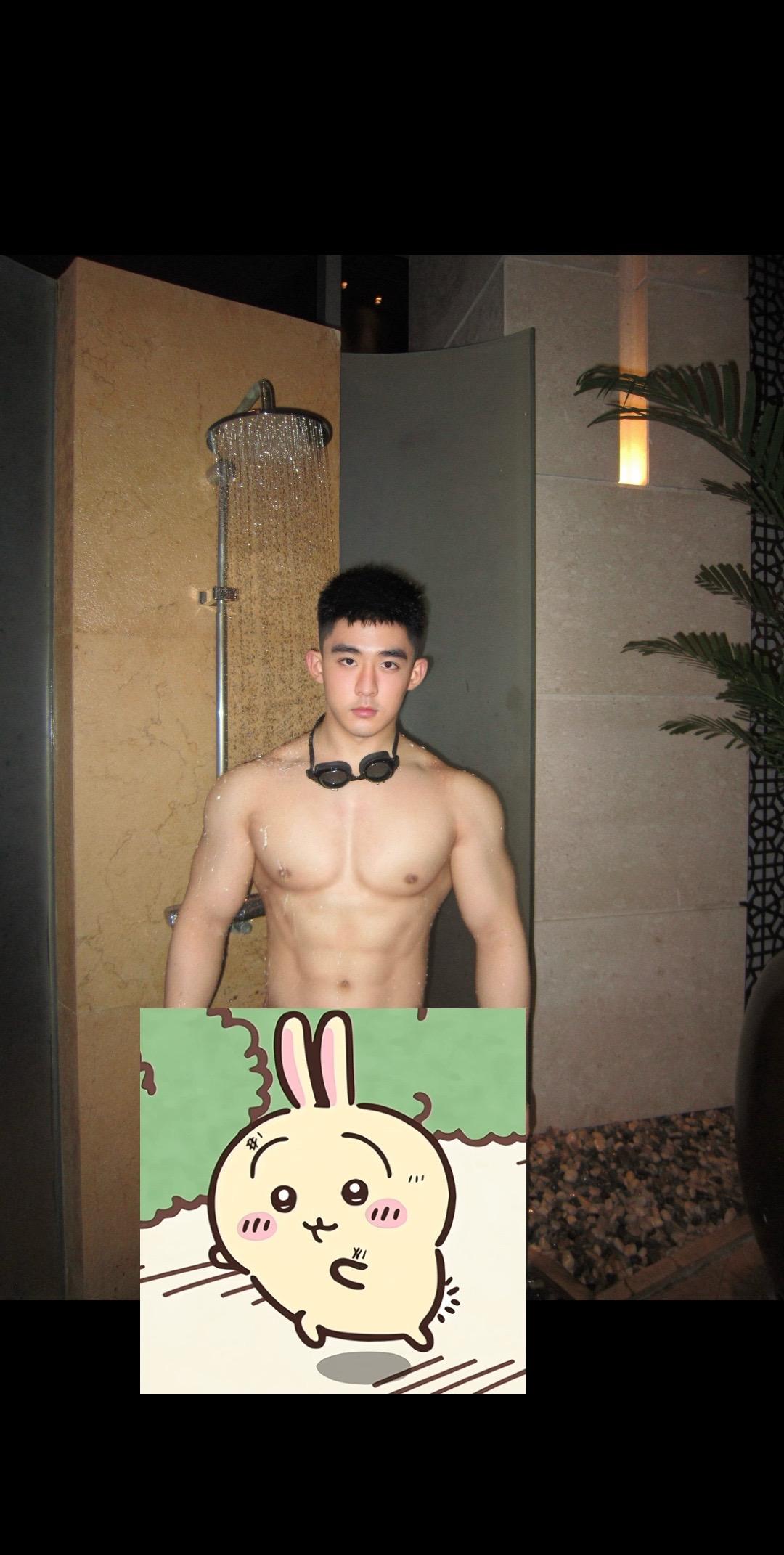 游完淋浴，结束今日游泳训练🫪。