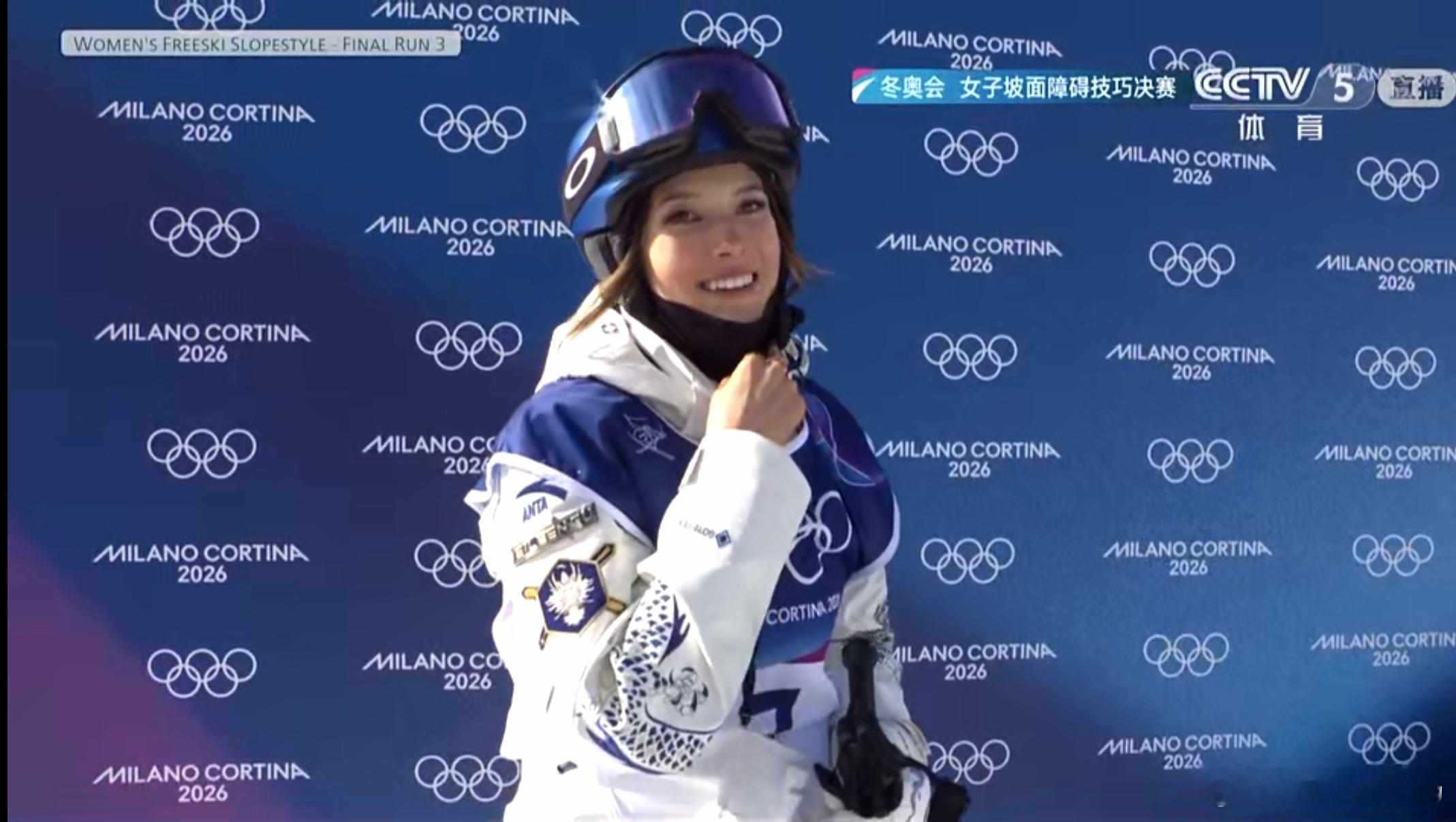 谷爱凌决赛好可惜，第三轮摔倒了，最终谷爱凌获得银牌 谷爱凌冬奥银牌
