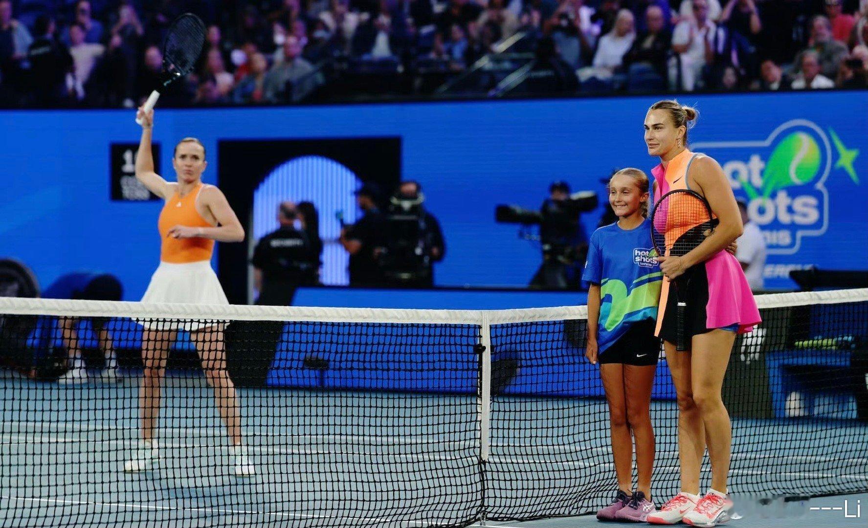 萨巴伦卡好猛！强势杀入澳网女单决赛！萨巴伦卡以6-2/6-3横扫政治女烂白菜斯维