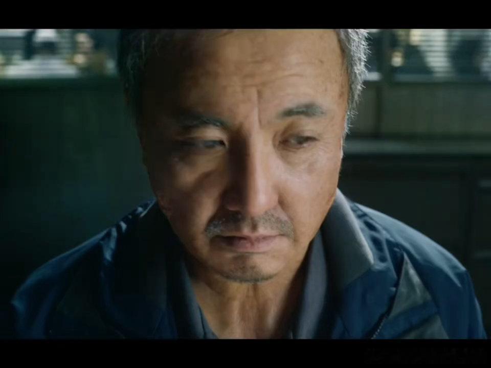 沈腾老年妆不像假的谁给沈腾化的老年妆沈腾全新角色造型曝光，老年妆细节拉满几乎看不