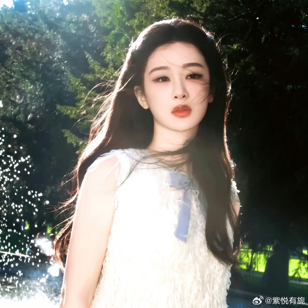 鬼冢虎品牌代言人杨紫 一生只要两次幸运就好，一次遇到你，一次走到底。山有木兮卿有