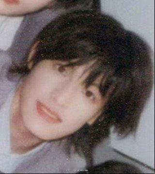 张泽禹ELLE生日帽张泽禹ELLE五月刊封面 张泽禹生日帽造型好有新意，整个人状