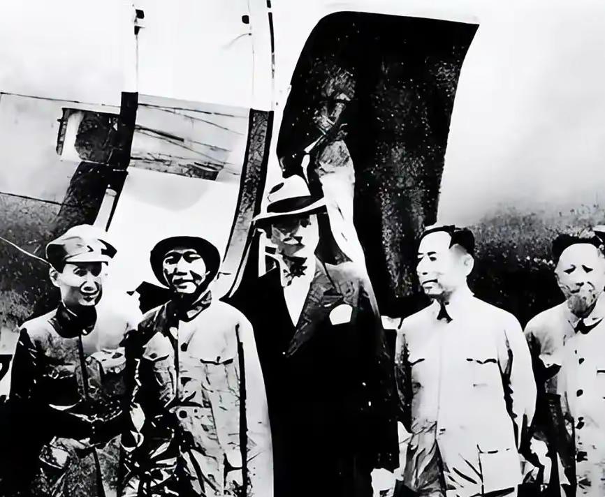 毛主席赴重庆谈判，不仅是对伟人胆略的检阅，更是毛主席用自身人格魅力，征服各界英才