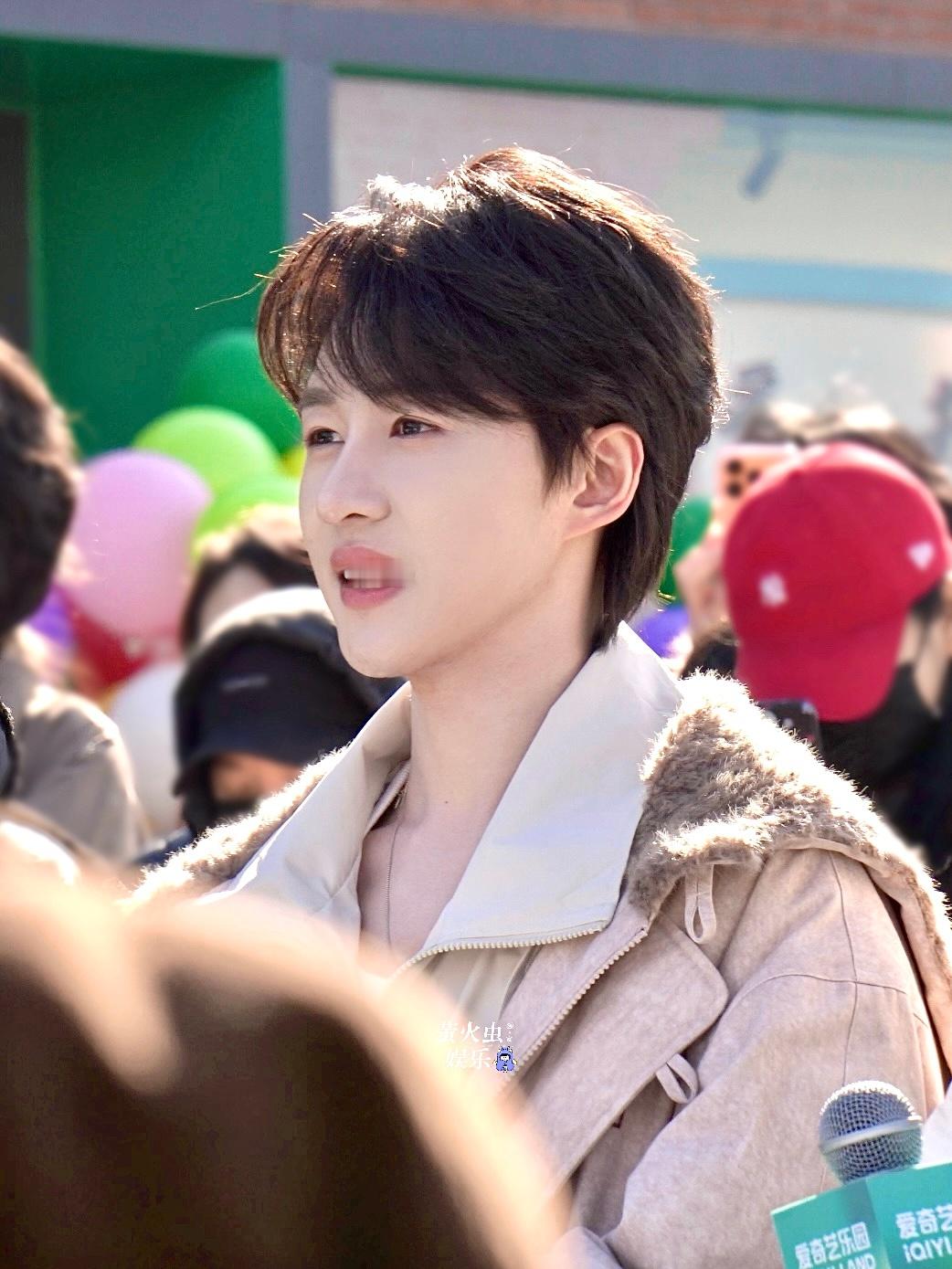 十个勤天  5/10个勤天昨日扬州爱奇艺乐园开园怼脸图来袭虫虫已更换壁纸十个勤天