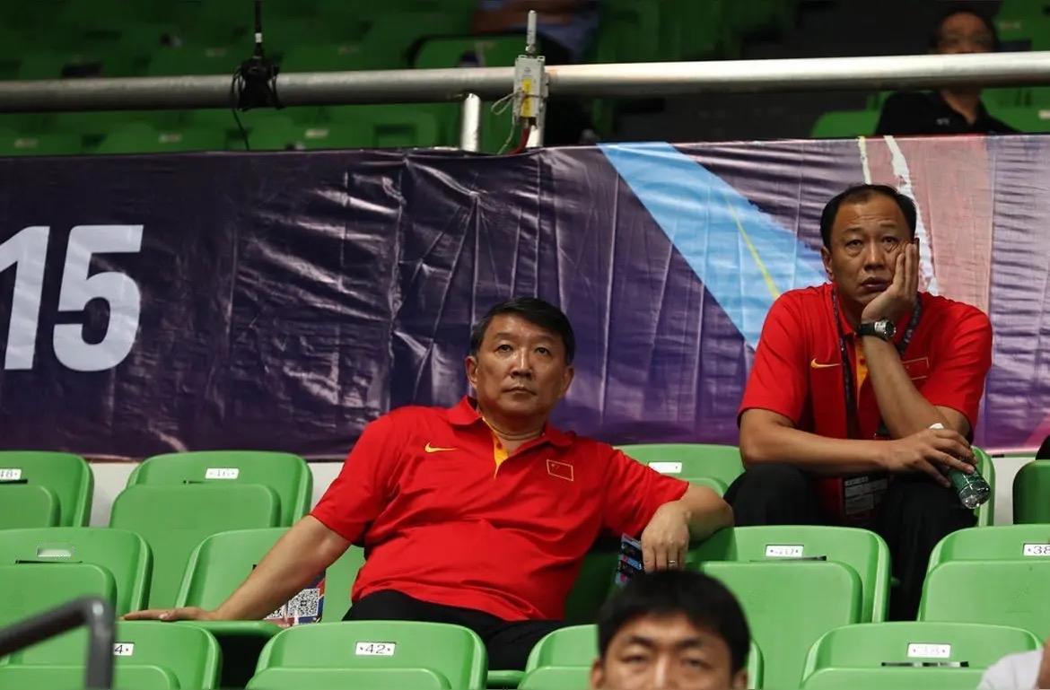 他应该早就预估到中国篮协领导层对这个结果不会有异议，只会表示接受！

所谓表示接