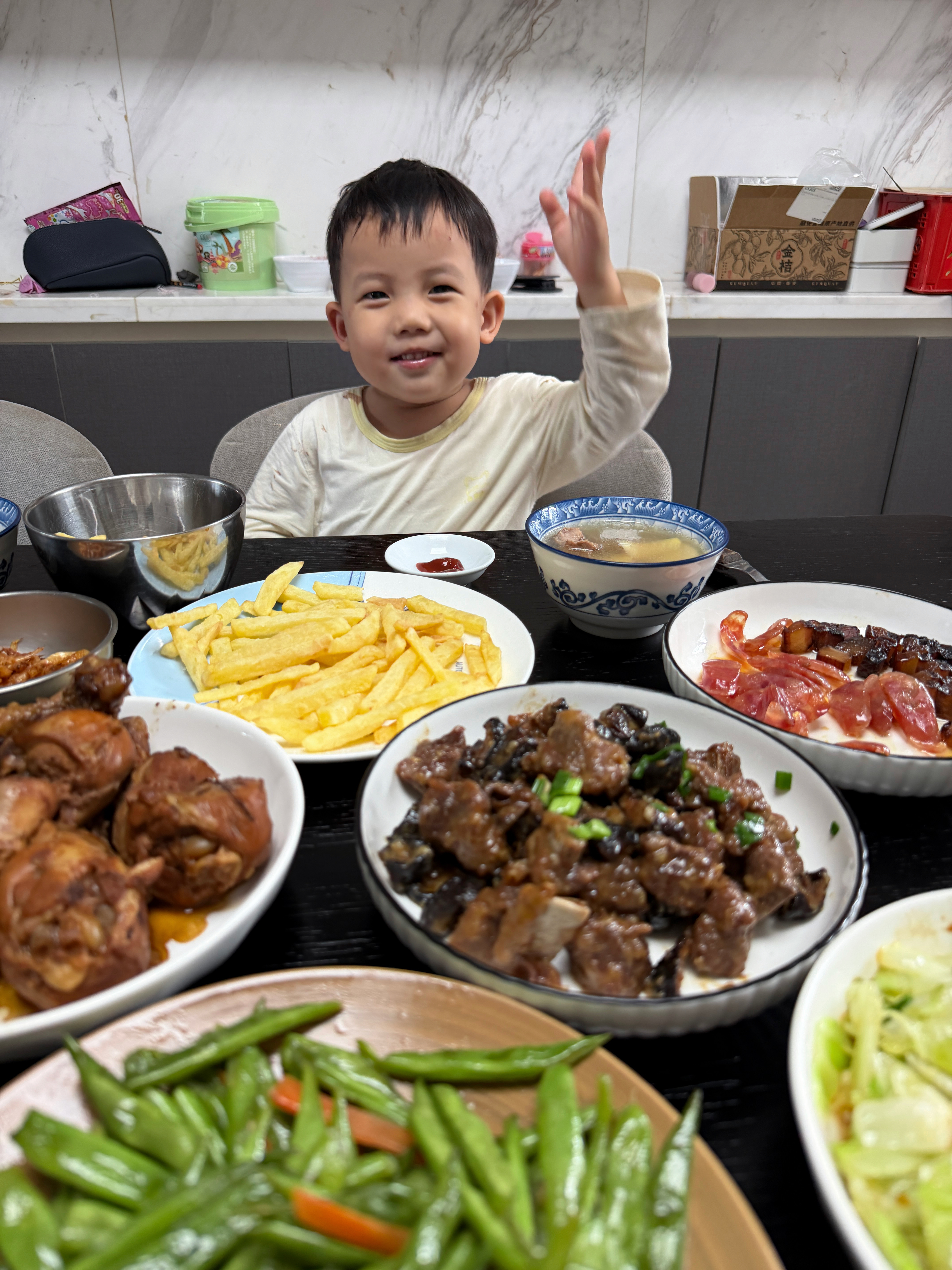 吃饭了，要不要来我家吃。