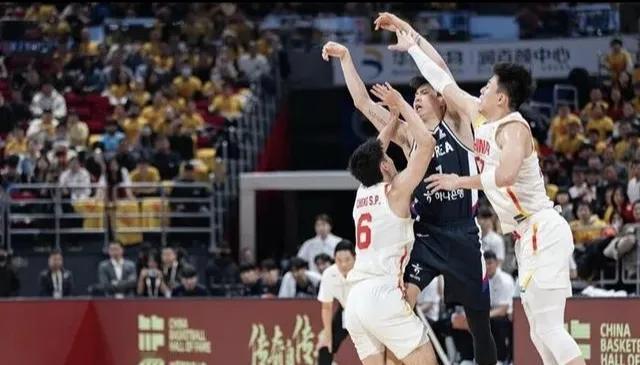 男篮不敌韩国创连败纪录
北京时间12月1日，男篮世界杯亚预赛，中国男篮以76-9