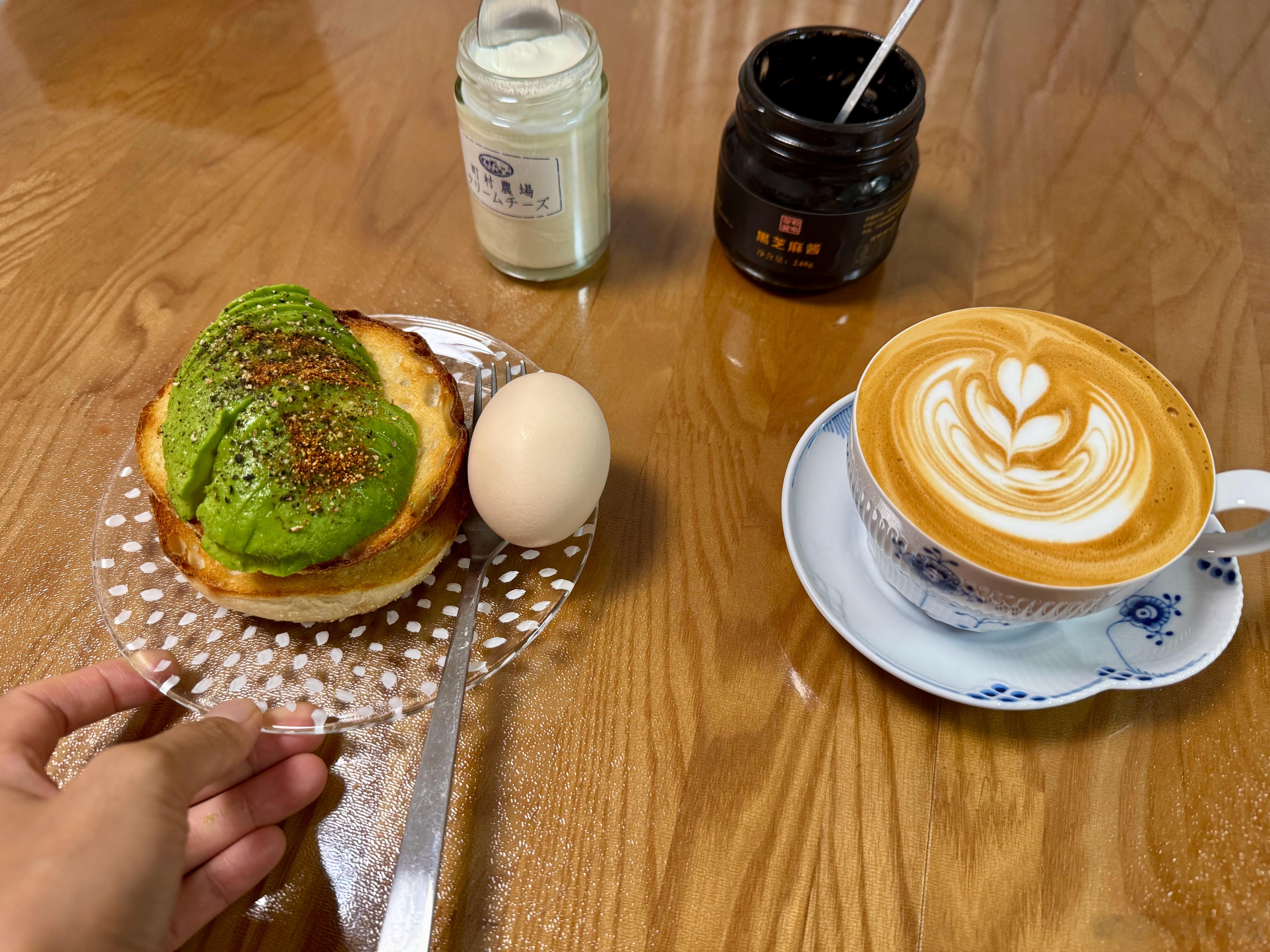 早餐[超话]coffeetime 早安！☕️[爱你]蓝瓶这款豆子做拿铁风味还不错