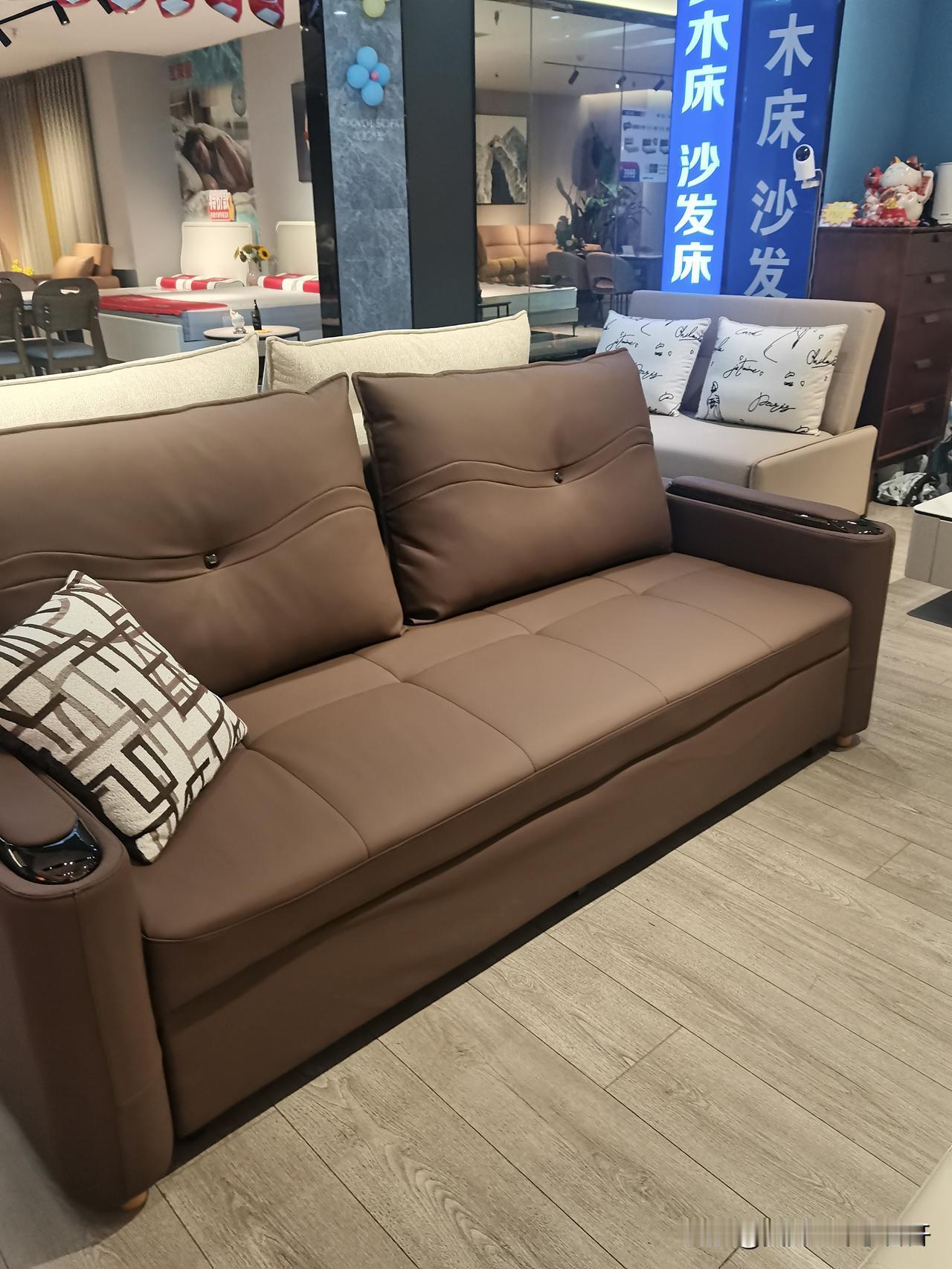 继续在这个陌生又庞大的城市流浪

老公陪着我跑了十多天，然后回家了，还有公公需要