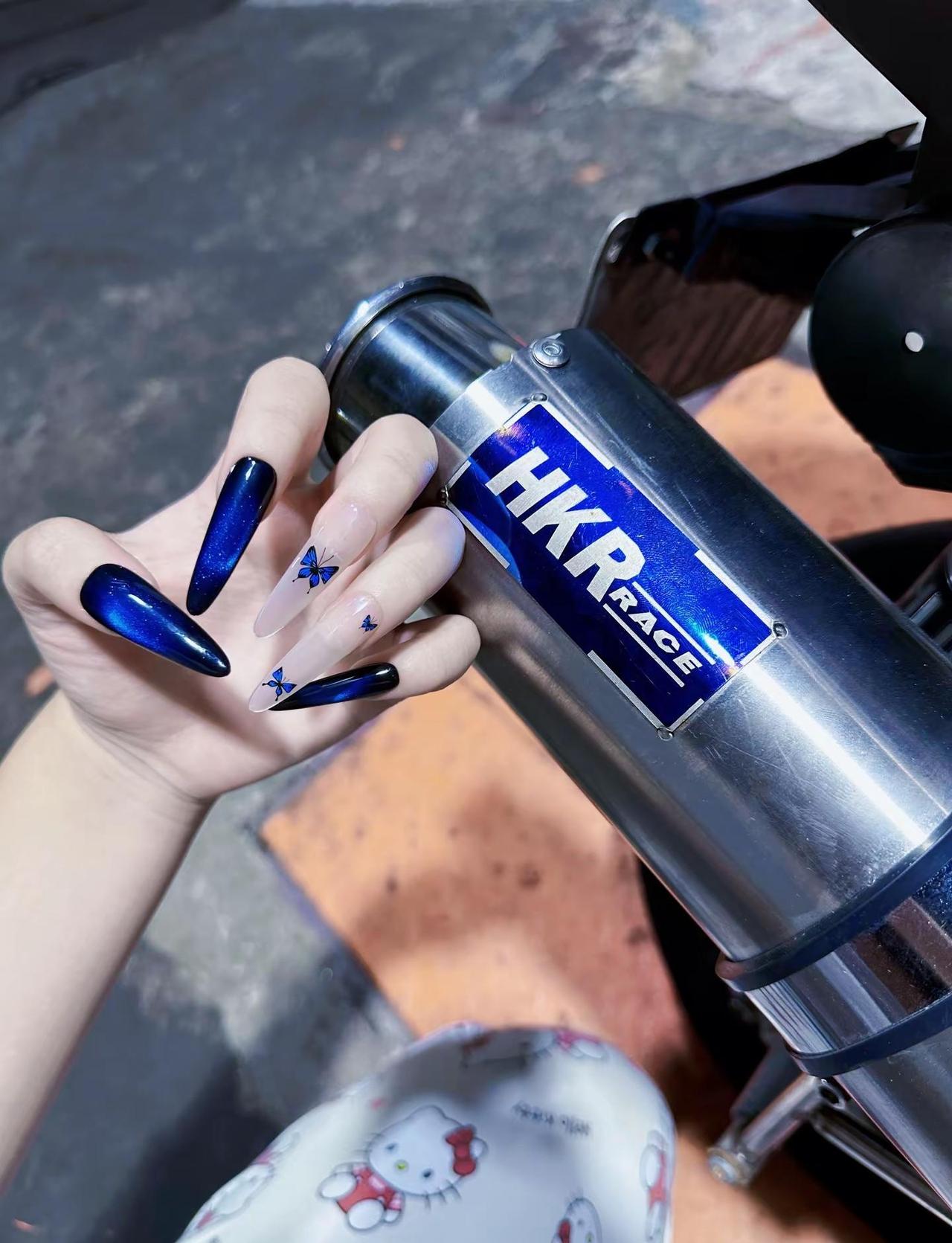 一个152小女孩和她的炸街梦hkr