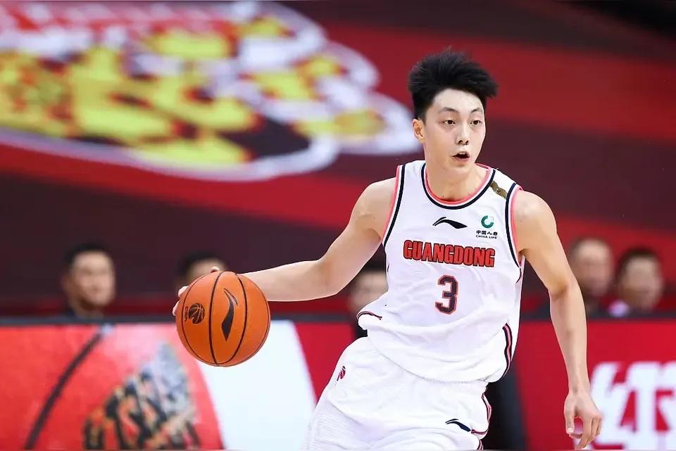 广东赢球，相比徐杰，胡明轩、张浩嘉卧龙凤雏难堪大用！

CBA今晚广东客场挑战浙