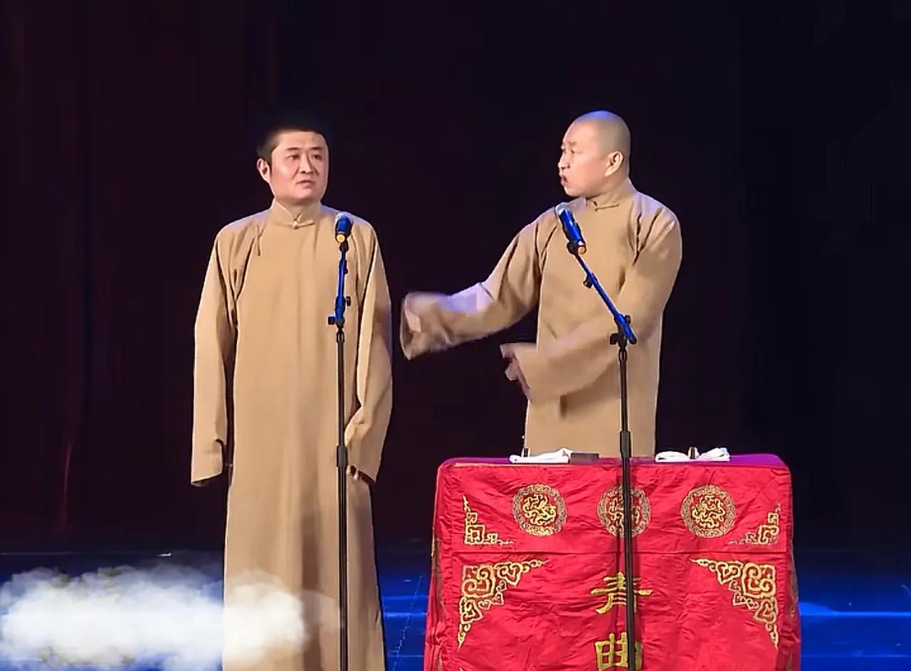 我试着把陪睡的郭于相声删了，结果发现睡不着。
谁能替代这两位？
我试着用地包天的