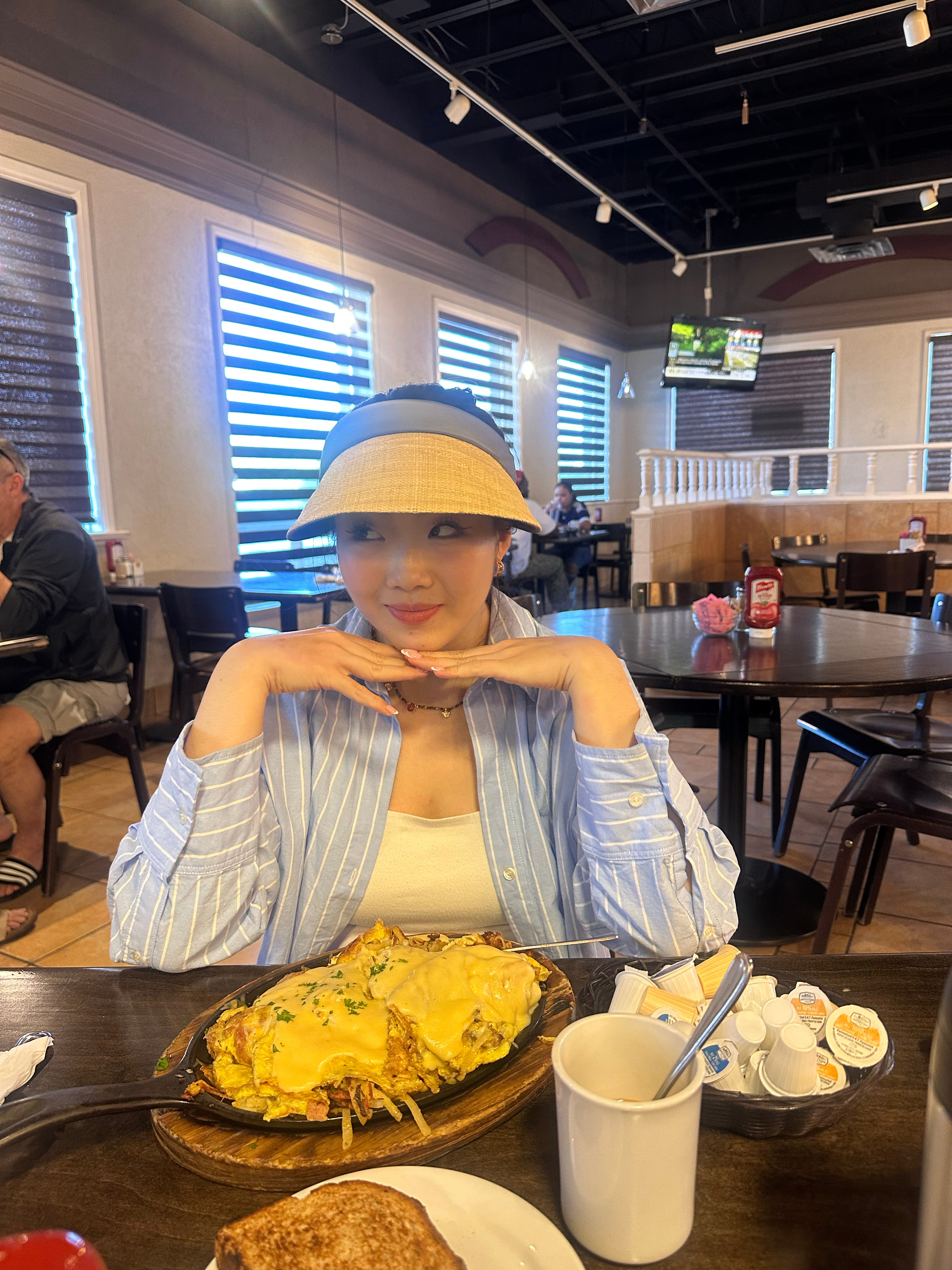 真爱就是：你的孩子在哭，但是你一点都不烦。月嫂阿姨下户了独立带娃的人生正式开始了