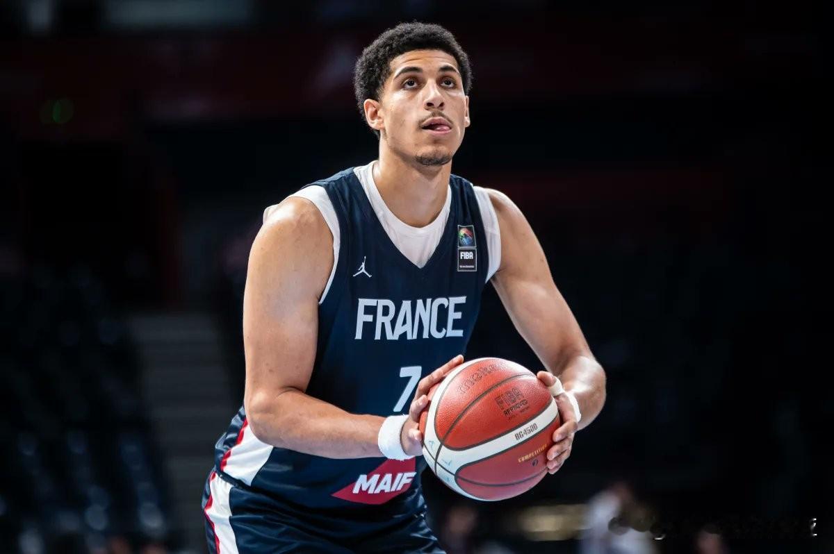 三位法国球员受邀参加洛杉矶NBA篮球无疆界全球精英训练营，Cameron Hou