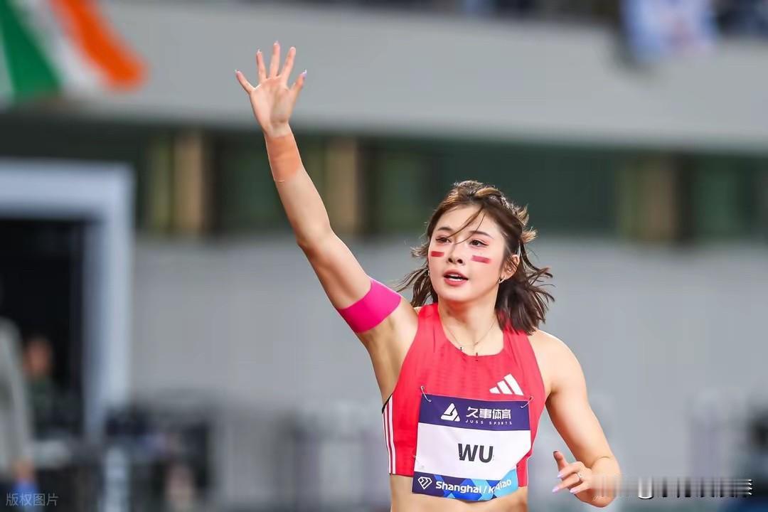 吴艳妮一到大赛就“歇菜”！
吴艳妮的实力放在国内绝对算是顶级，放在亚洲也算名列前