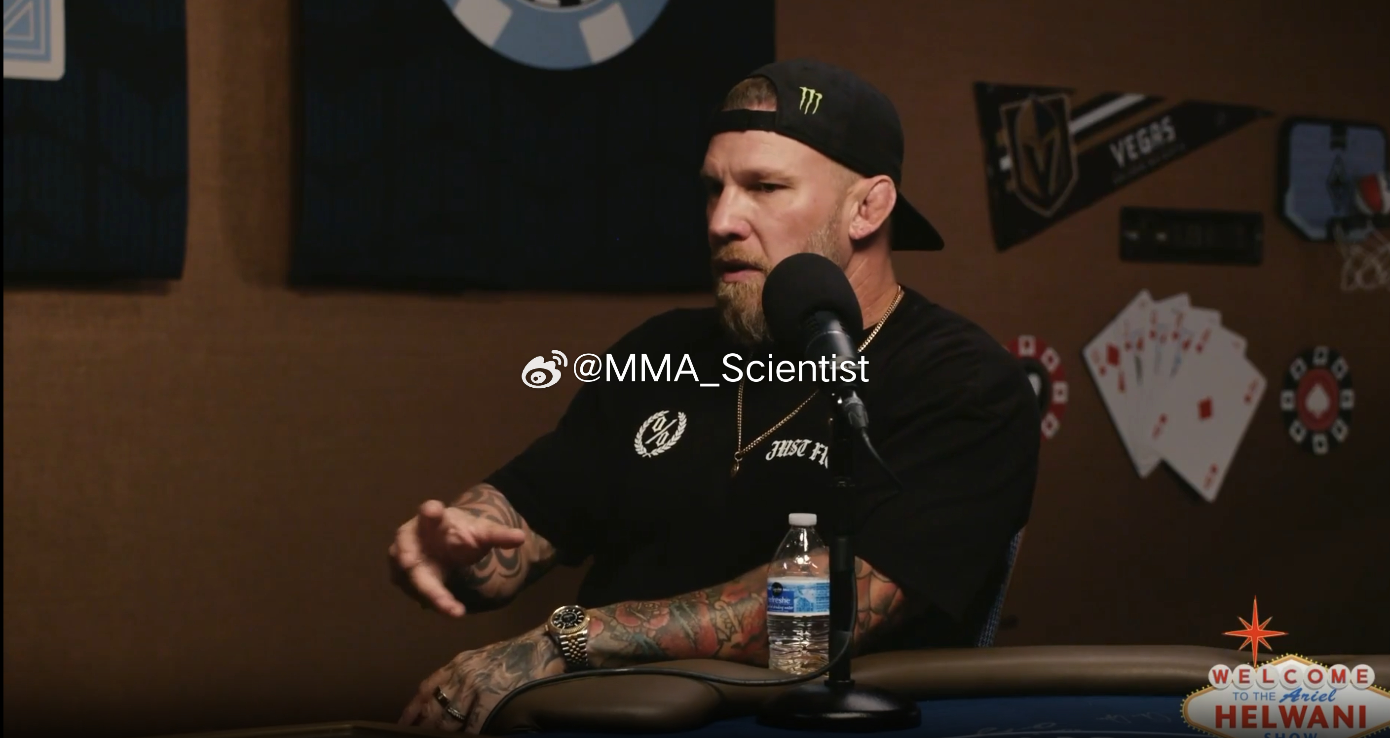 “Syndicate MMA主教练”约翰·伍德 (John Wood)被问到吉娜