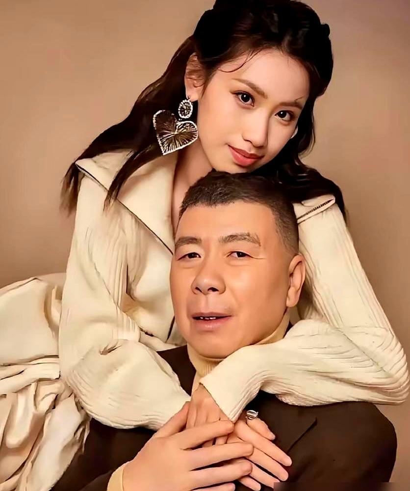 结婚19年，手心向上要钱三次，女儿躲了三次，徐帆输在哪？
说白了，根本不是亲情远