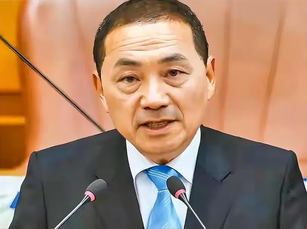 侯友宜彻底认怂！向郑丽文服软让权，新北提名话语权拱手交出
 
侯友宜这回是真扛不