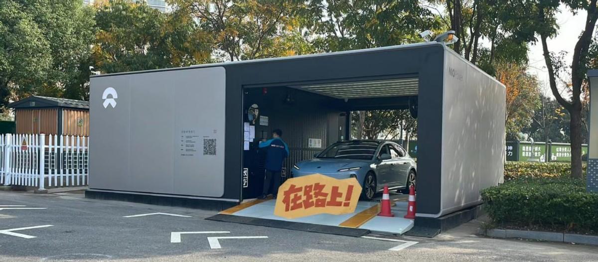 爽！这种高速高峰期，补能真的很重要，所以春运开蔚来车换电，真是爽到不行！
因为蔚